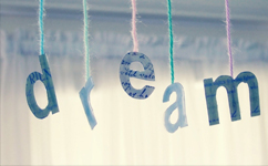 “勇敢”堅(jiān)定夢(mèng)想，不忘初心繼續(xù)前行——12月演講主題1